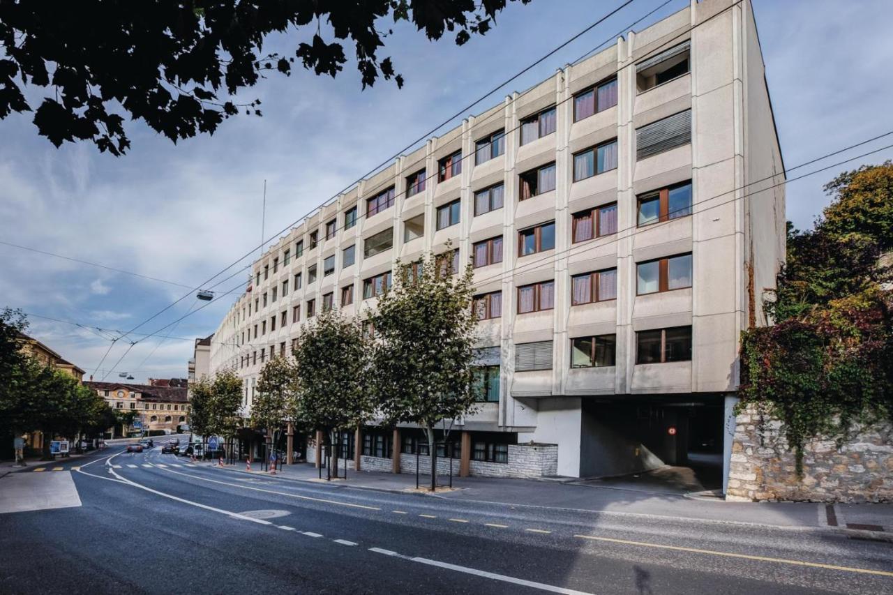 Neuchatel City Hotel エクステリア 写真